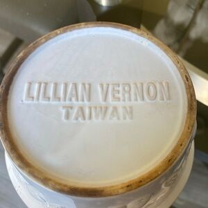Lillian Vernon ceramic bowl Cream color with pears, grapes hung on a vine.
